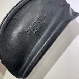 CHANEL  Beauty  pouch